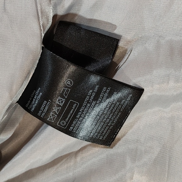 **5/$25** H&M Fitted Blazer - Picture 4 of 7